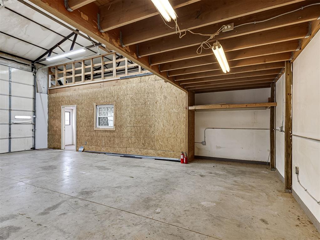 220 N Crawford Avenue Property Photo 17