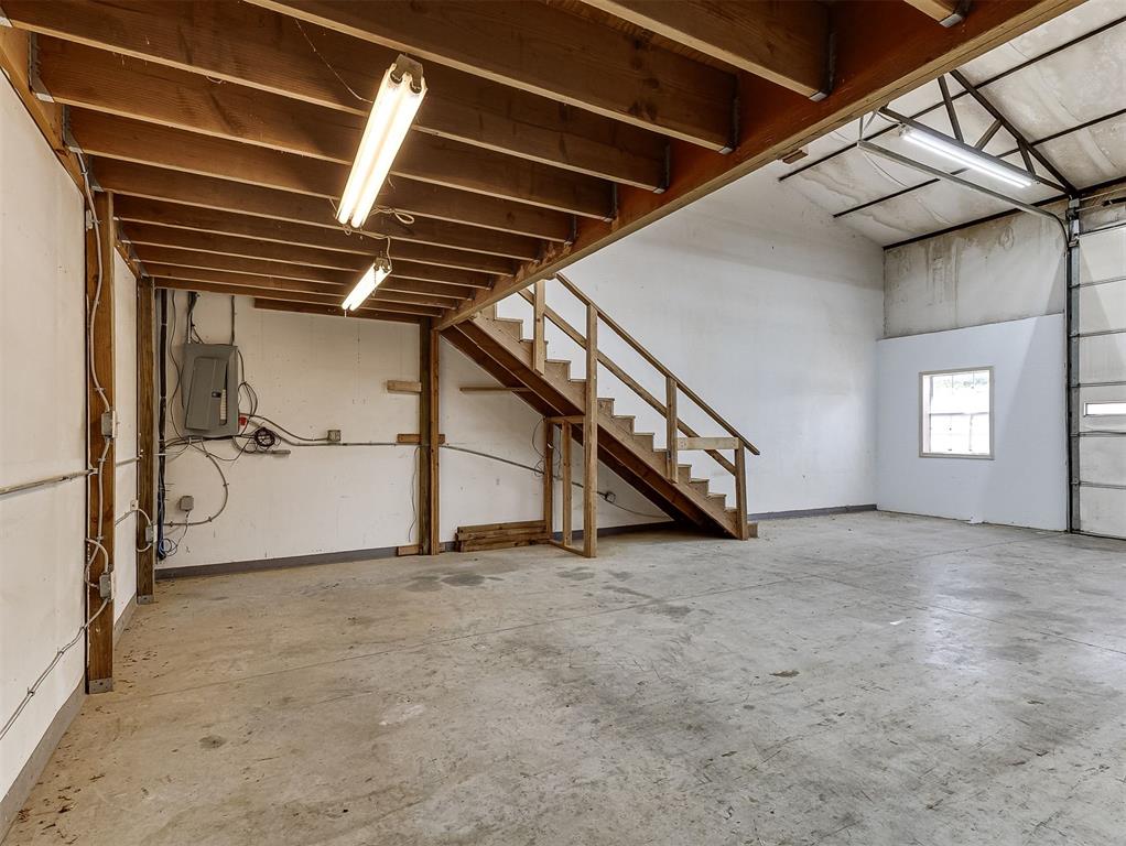 220 N Crawford Avenue Property Photo 19