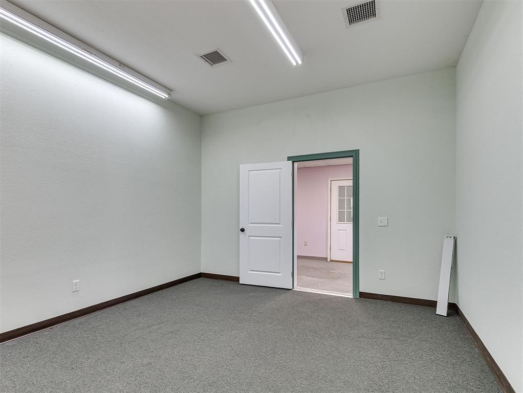 220 N Crawford Avenue Property Photo 27