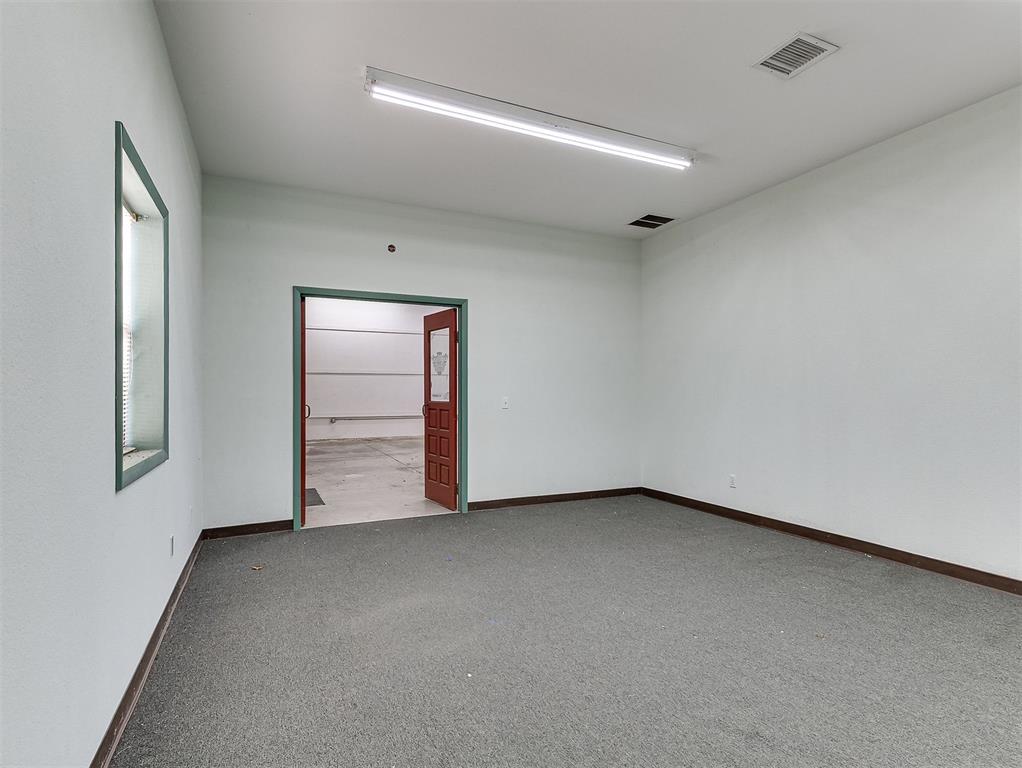 220 N Crawford Avenue Property Photo 34