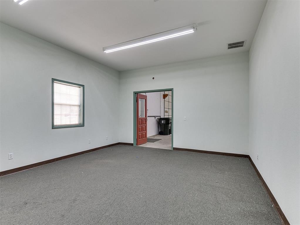 220 N Crawford Avenue Property Photo 35