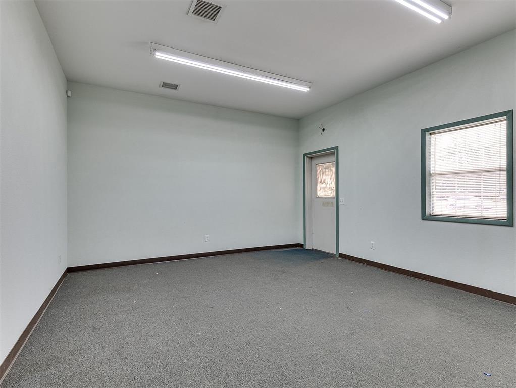220 N Crawford Avenue Property Photo 36