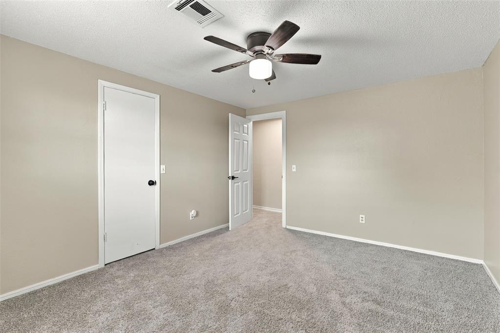 5801 Nw 70th Street Property Photo 35