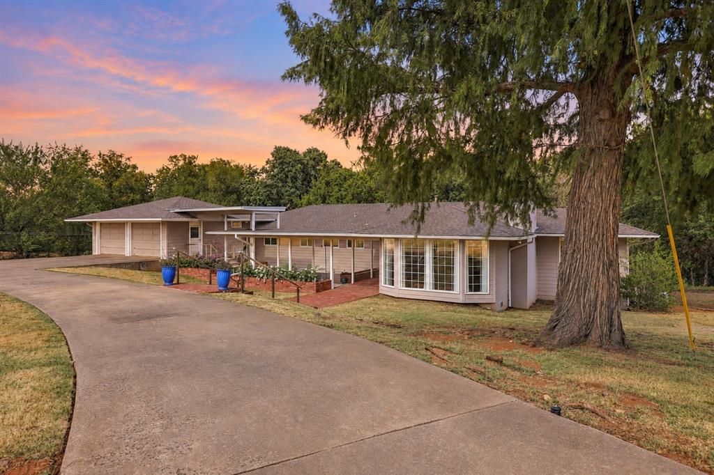24 Oakwood Drive Property Photo 1