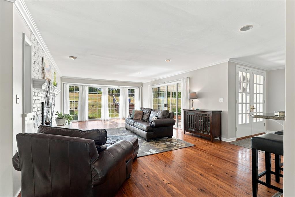 24 Oakwood Drive Property Photo 2