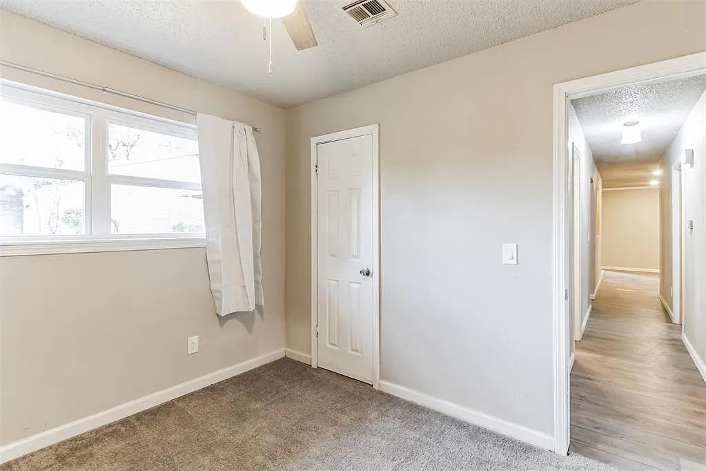 109 W Shadywood Drive Property Photo 12