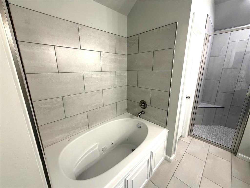 14209 Upper Village Drive Property Photo 11