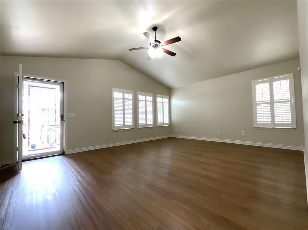 724 Humming Fish Drive Property Photo 5