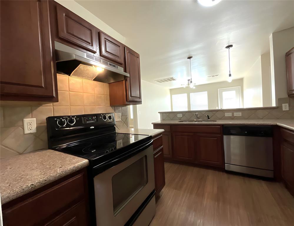 724 Humming Fish Drive Property Photo 10