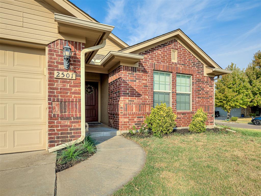 2501 Fawn Lily Road Property Photo 2
