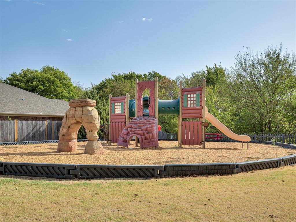 2501 Fawn Lily Road Property Photo 24