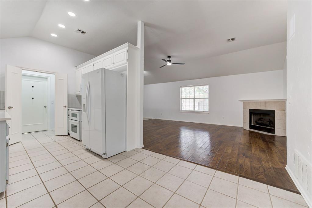 11400 Glade Avenue Property Photo 10