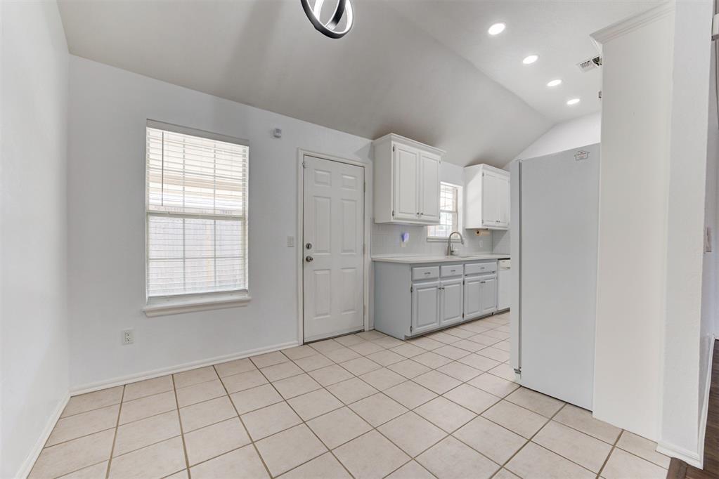 11400 Glade Avenue Property Photo 11