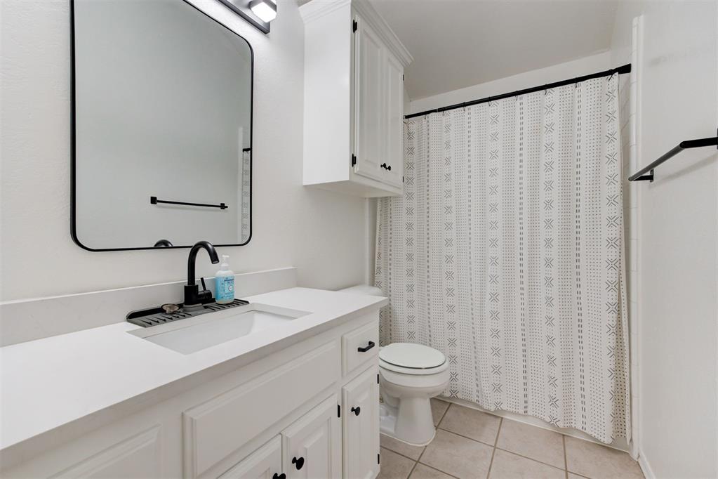 11400 Glade Avenue Property Photo 24