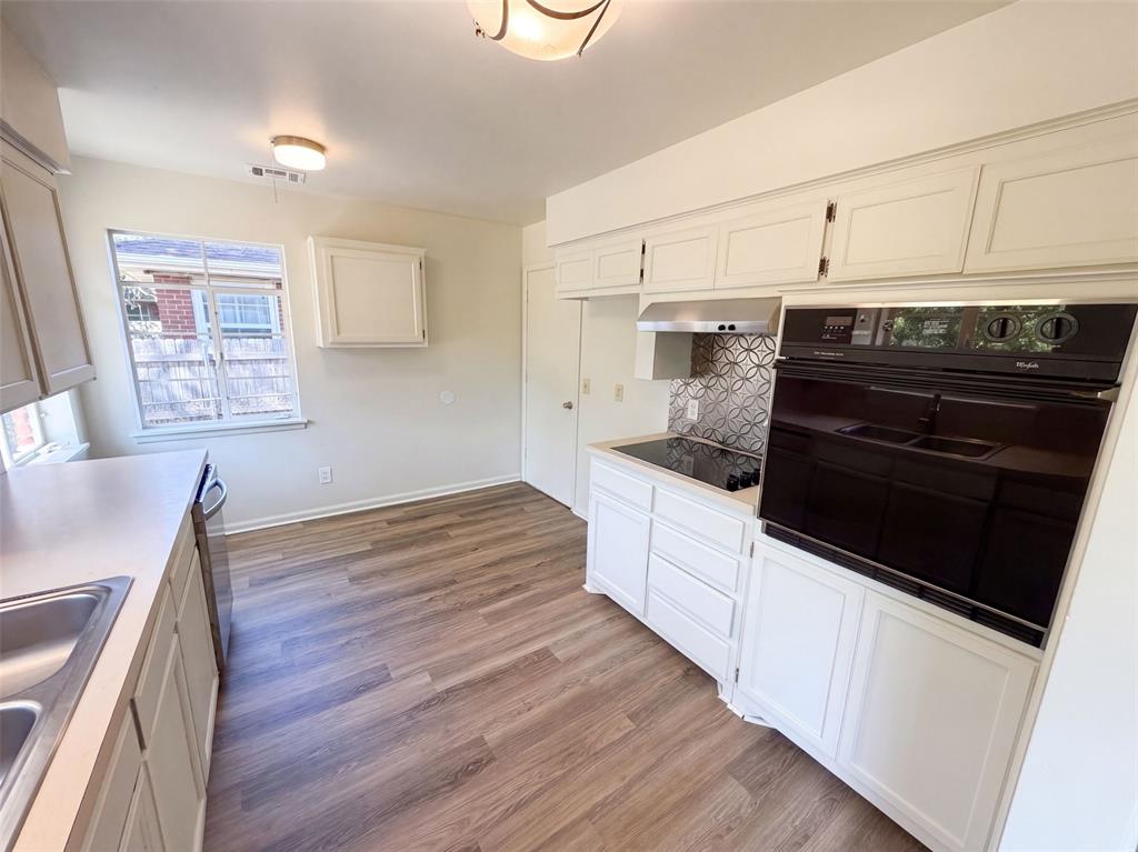 1212 Sw 54th Street Property Photo 2