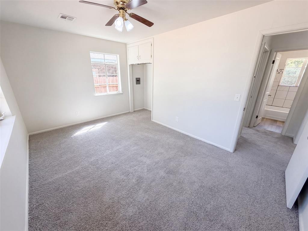 1212 Sw 54th Street Property Photo 4