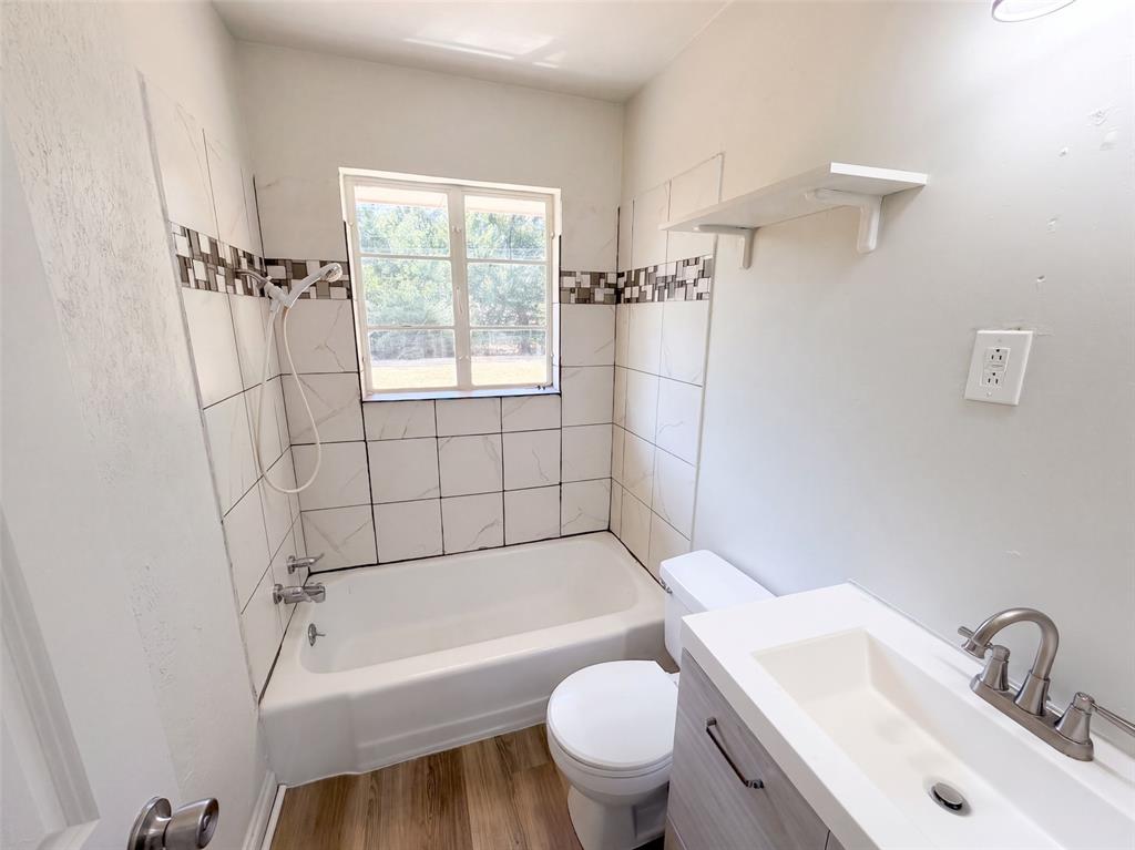 1212 Sw 54th Street Property Photo 8