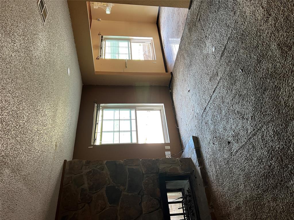 8813 N Mcmillan Avenue Property Photo 2