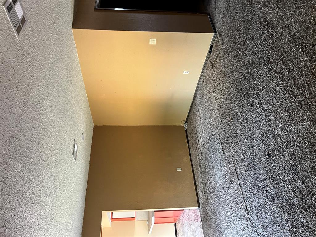 8813 N Mcmillan Avenue Property Photo 5
