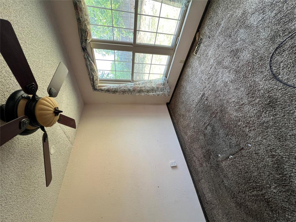 8813 N Mcmillan Avenue Property Photo 11