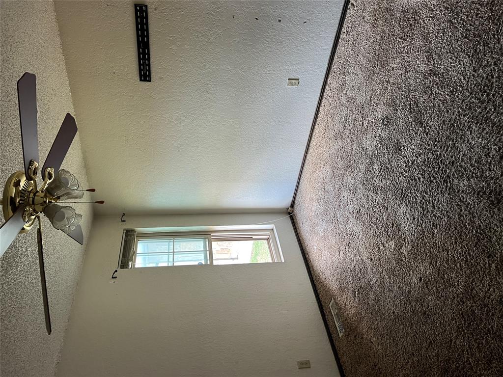 8813 N Mcmillan Avenue Property Photo 17