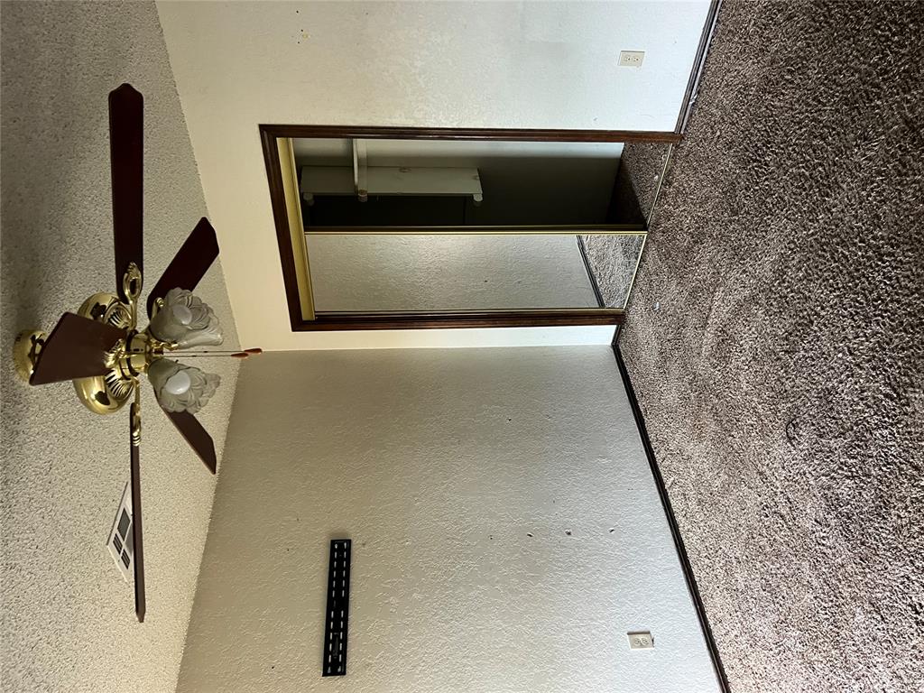 8813 N Mcmillan Avenue Property Photo 18