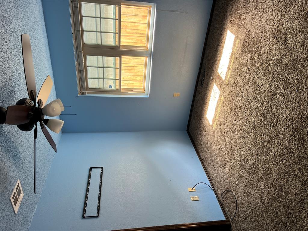 8813 N Mcmillan Avenue Property Photo 21