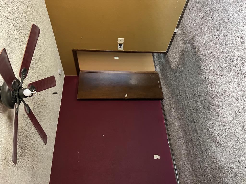 8813 N Mcmillan Avenue Property Photo 27