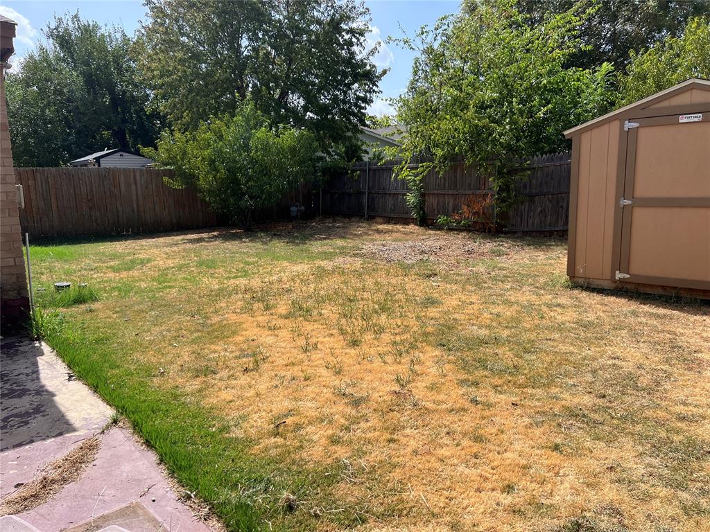 8813 N Mcmillan Avenue Property Photo 30