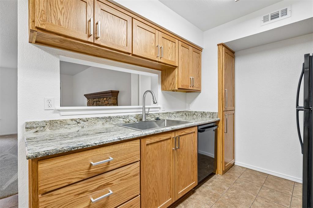 14409 N Pennsylvania Avenue 11f Property Photo 5