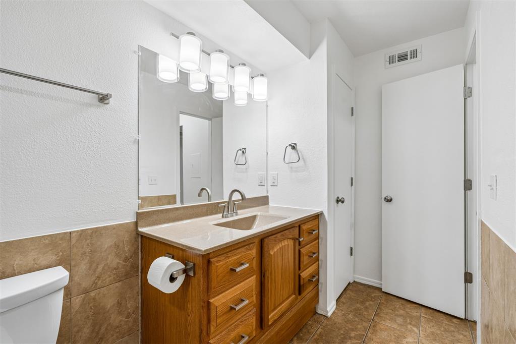 14409 N Pennsylvania Avenue 11f Property Photo 33