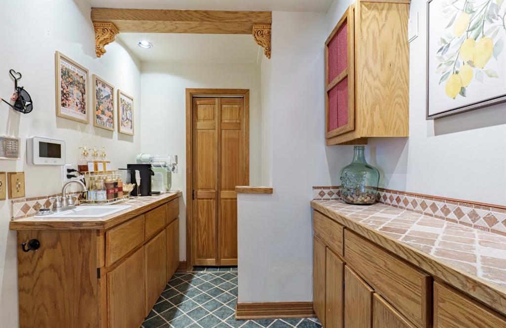 20 Florene Drive Property Photo 8