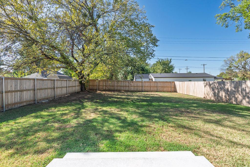 814 W Locust Street Property Photo 45