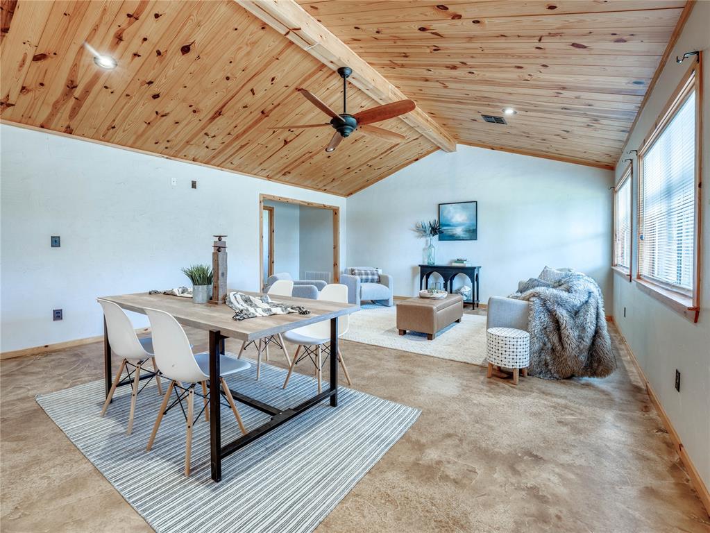751 S Henney Road Property Photo 3