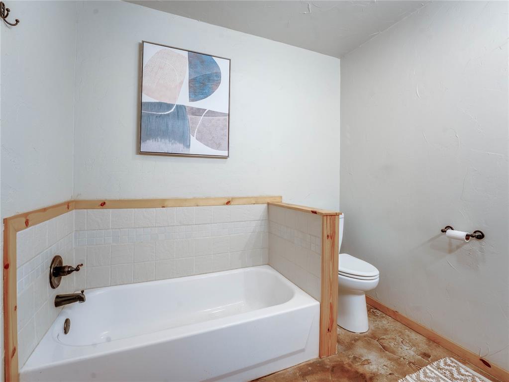 751 S Henney Road Property Photo 19