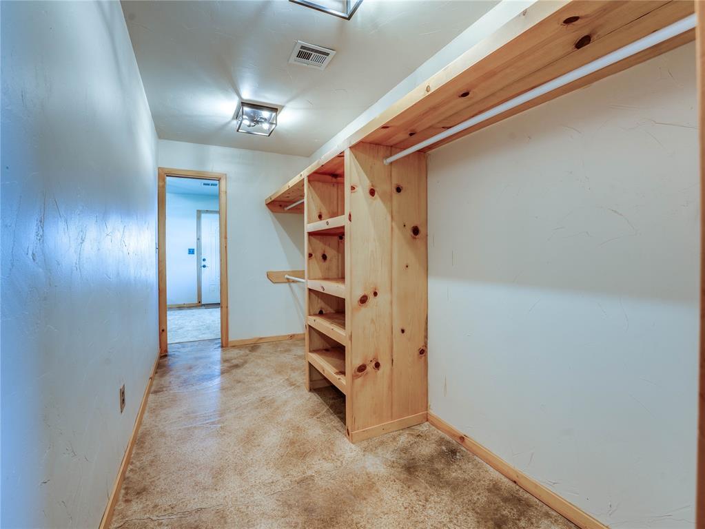751 S Henney Road Property Photo 22