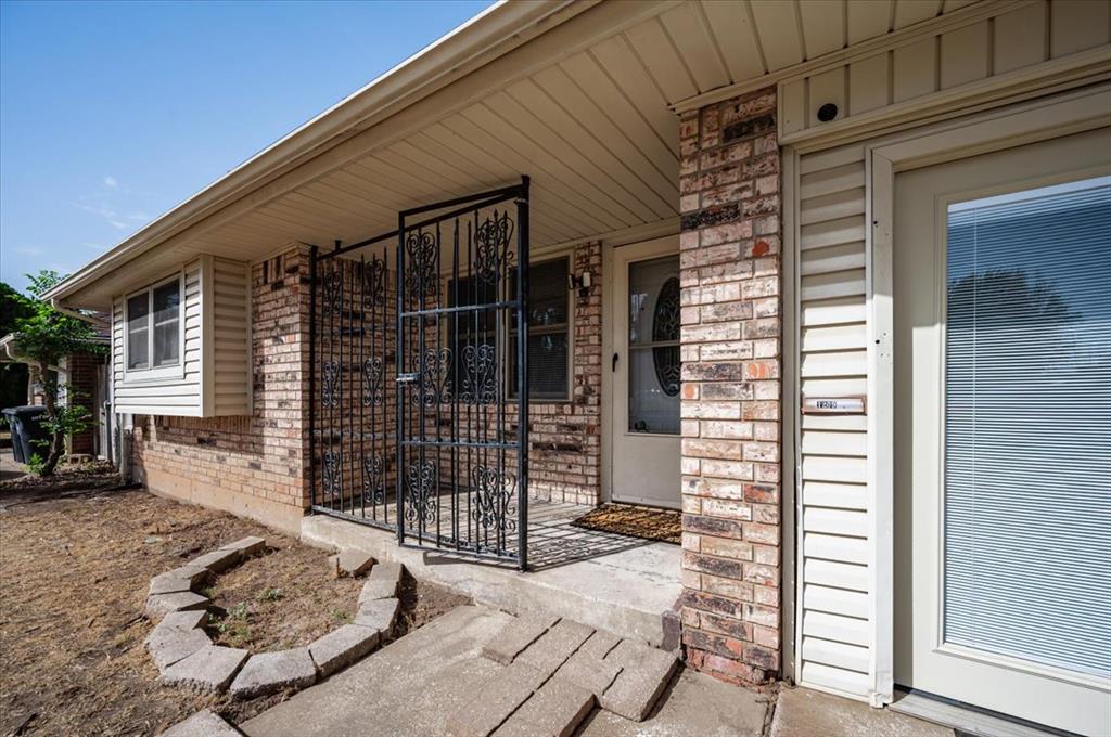 1209 Lawton Property Photo 2