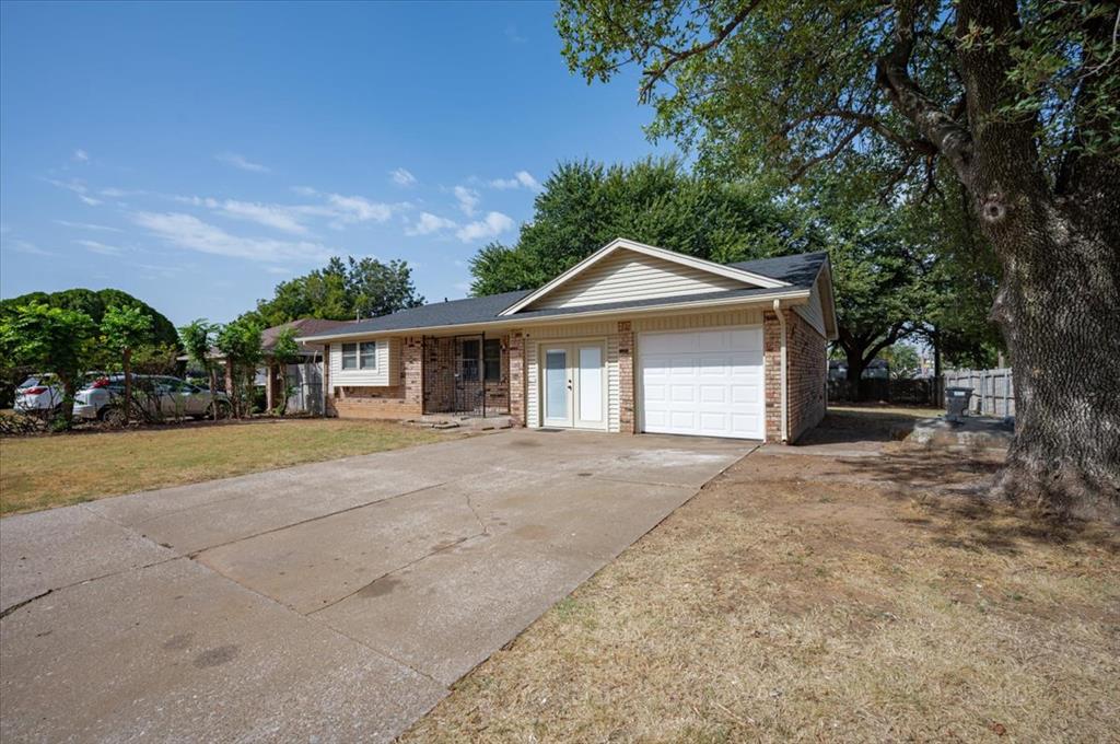 1209 Lawton Property Photo 3