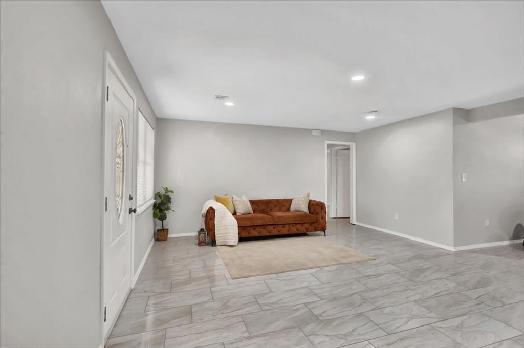 1209 Lawton Property Photo 6