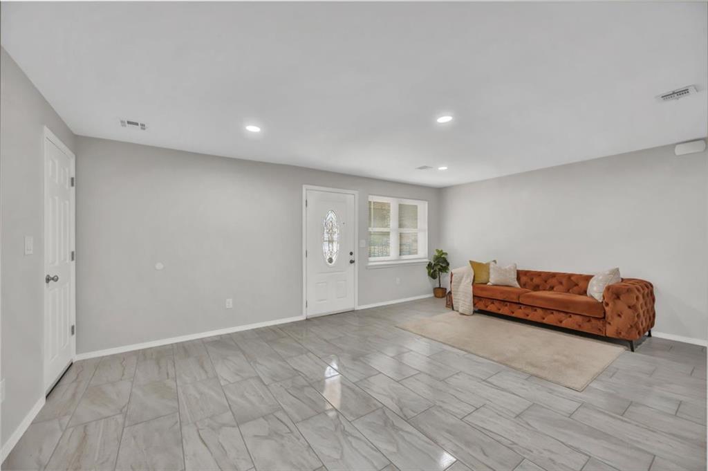 1209 Lawton Property Photo 7