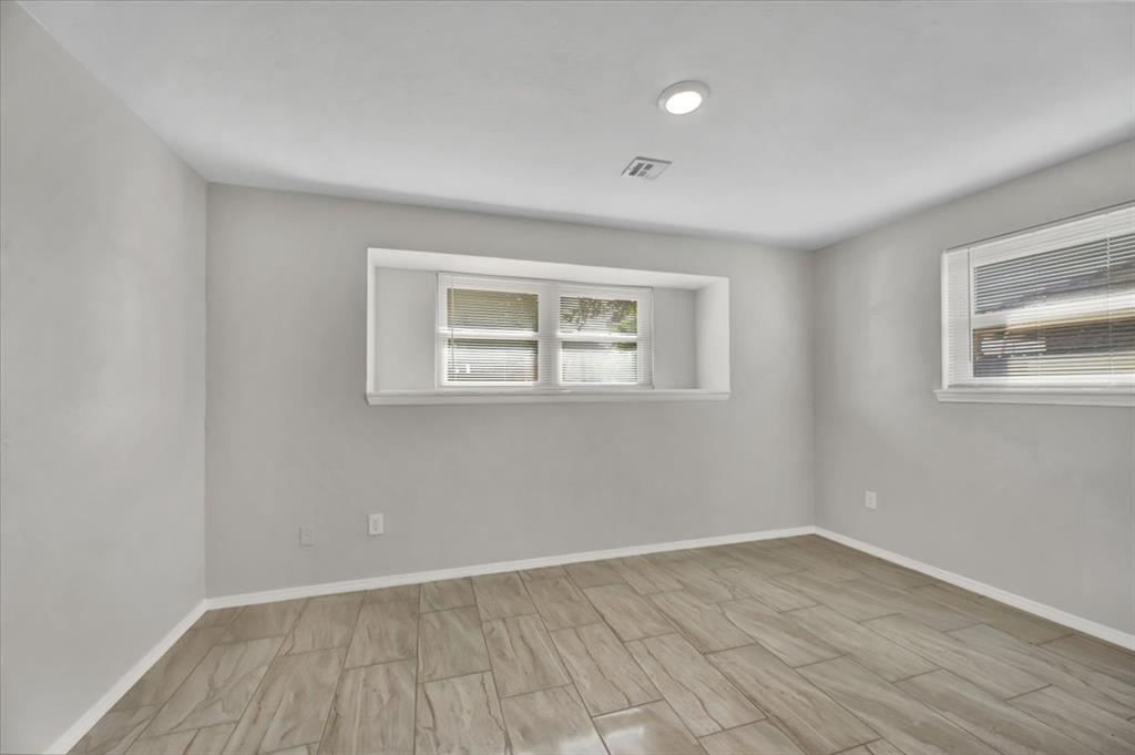 1209 Lawton Property Photo 17