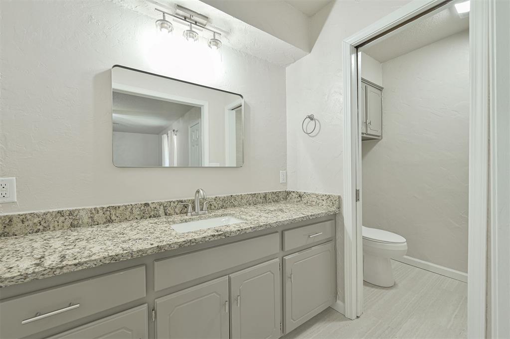 8113 Nw 113th Street Property Photo 22