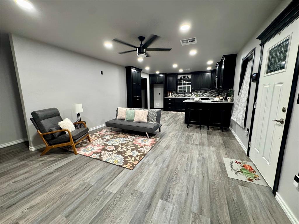 302 S 15th Street Property Photo 3