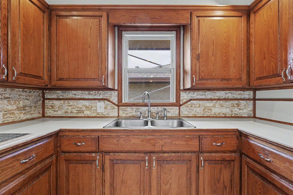 224 W Kerr Street Property Photo 4