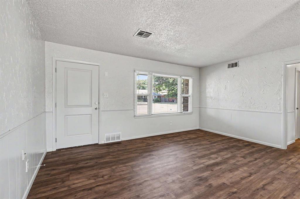 224 W Kerr Street Property Photo 7