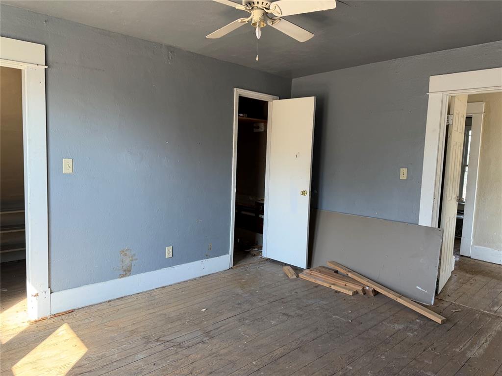 208 W Watts Street Property Photo 17