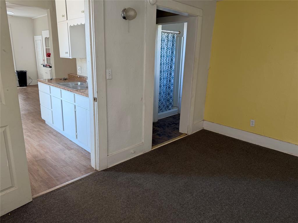 208 W Watts Street Property Photo 30