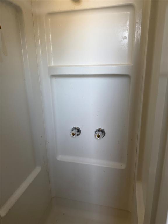208 W Watts Street Property Photo 33