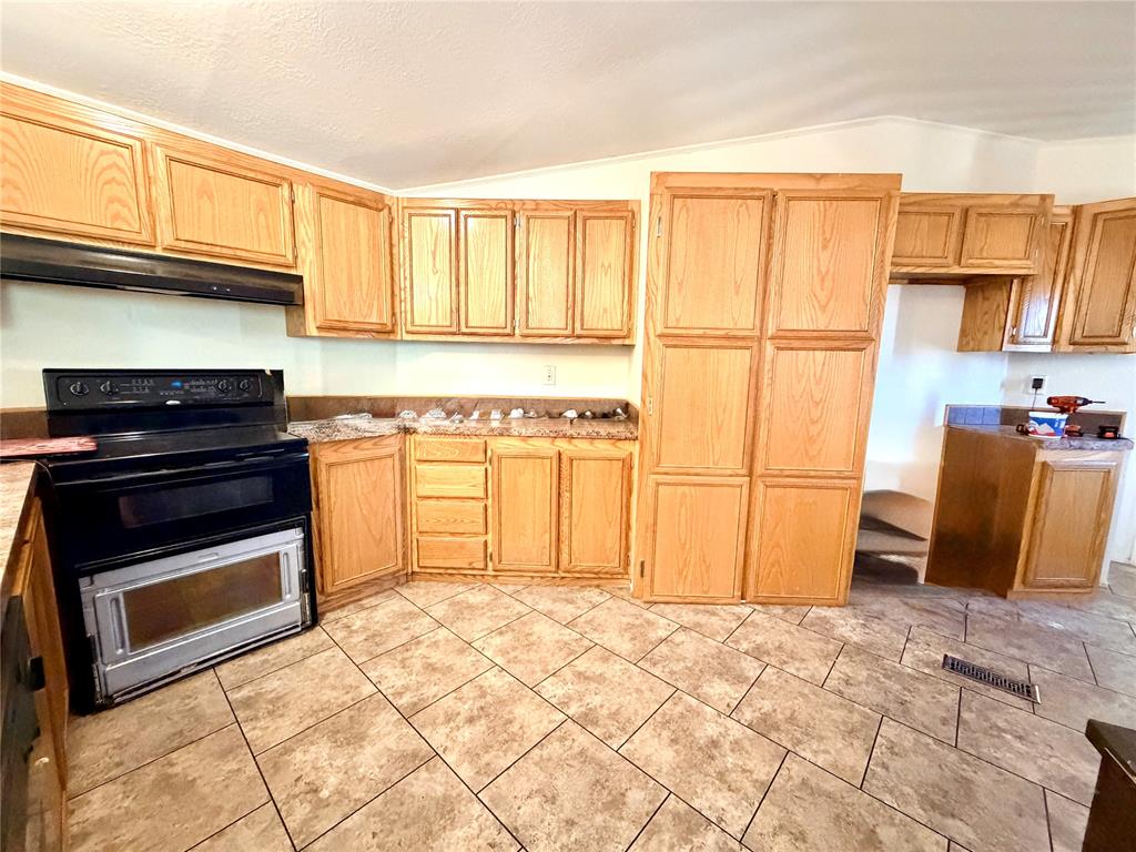312 S 3rd Street Property Photo 8