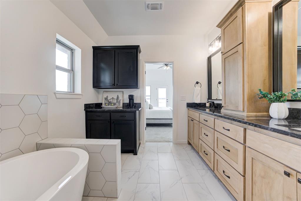 4533 Maple Ridge Drive Property Photo 26